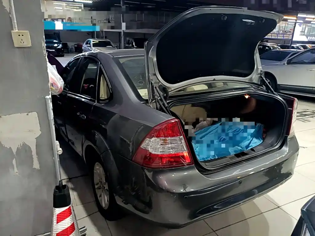 Ford Focus — миниатюра 5