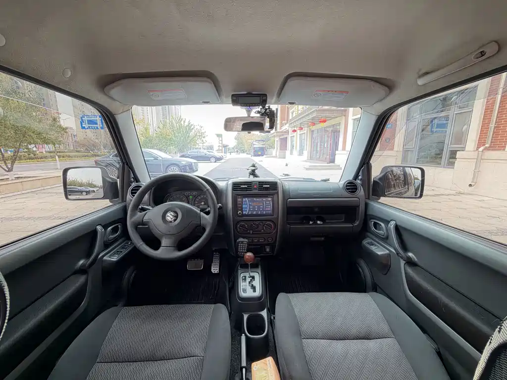 Suzuki Jimny — миниатюра 15