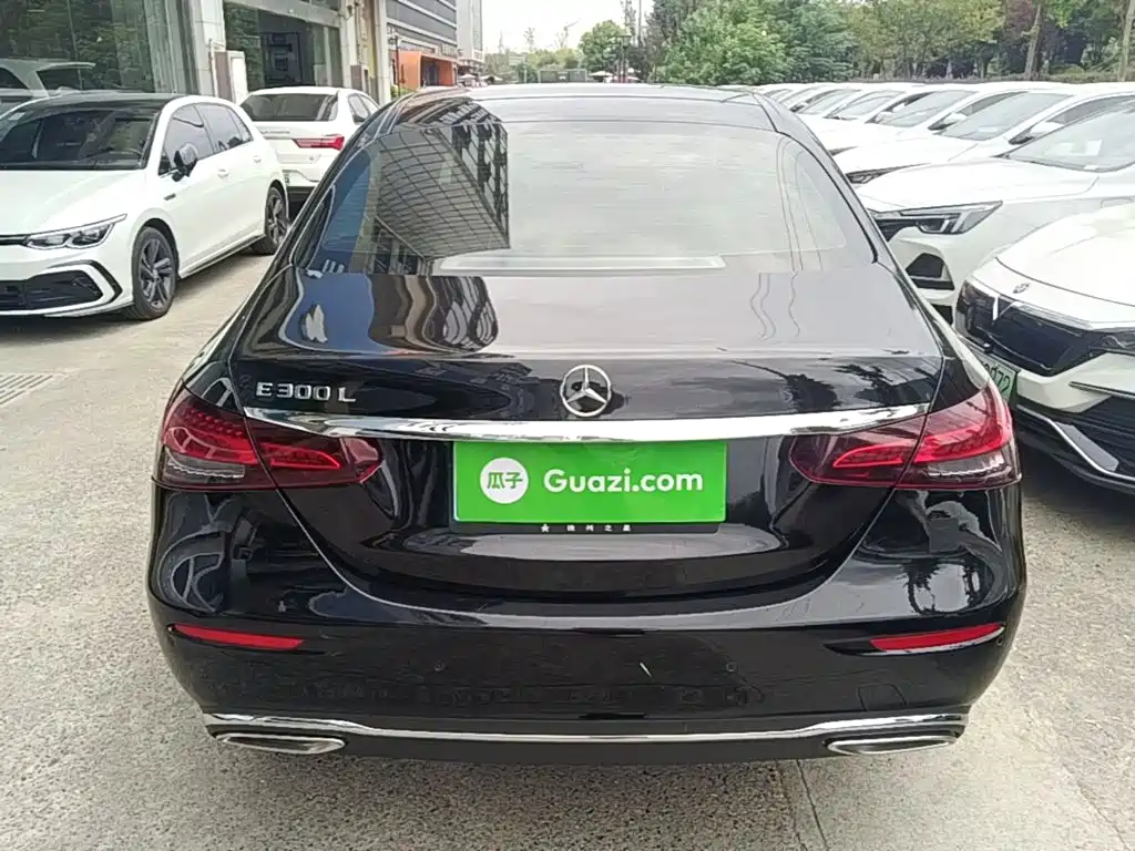 Mercedes-Benz E-Class — миниатюра 6