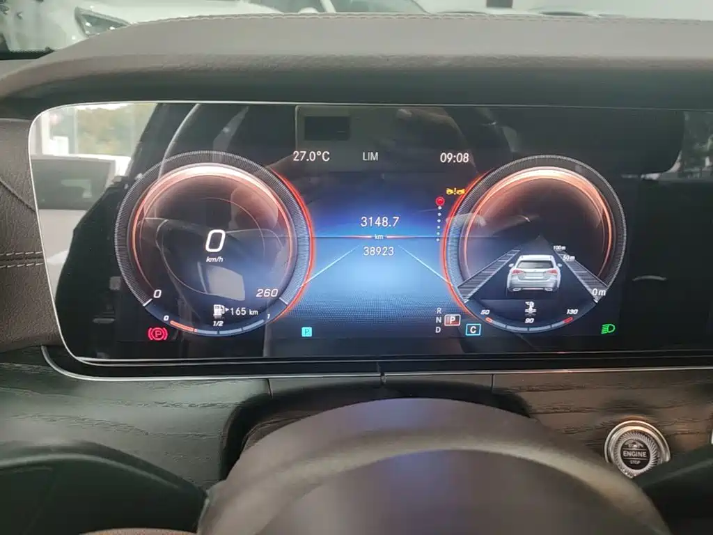 Mercedes-Benz E-Class — миниатюра 12