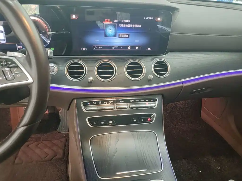 Mercedes-Benz E-Class — миниатюра 13