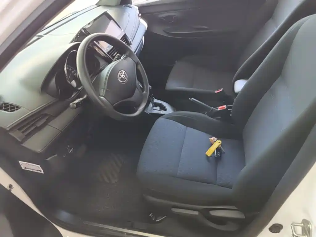 Toyota Yaris L — миниатюра 15