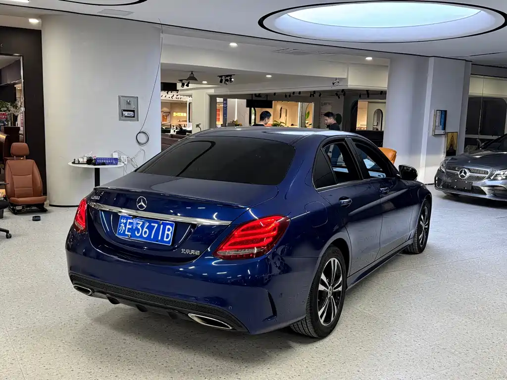 Mercedes-Benz C-Class — миниатюра 7