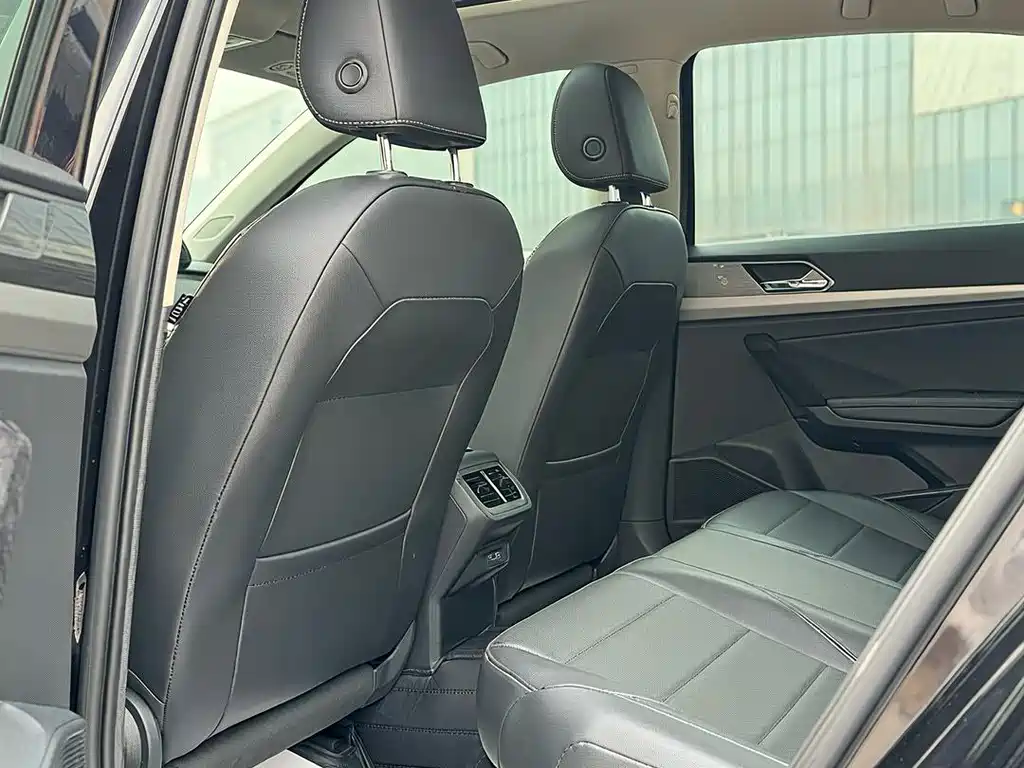 Volkswagen Lavida — миниатюра 6