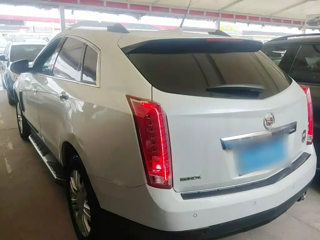 Cadillac SRX — миниатюра 5