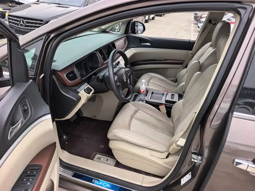 Buick GL8 — миниатюра 9