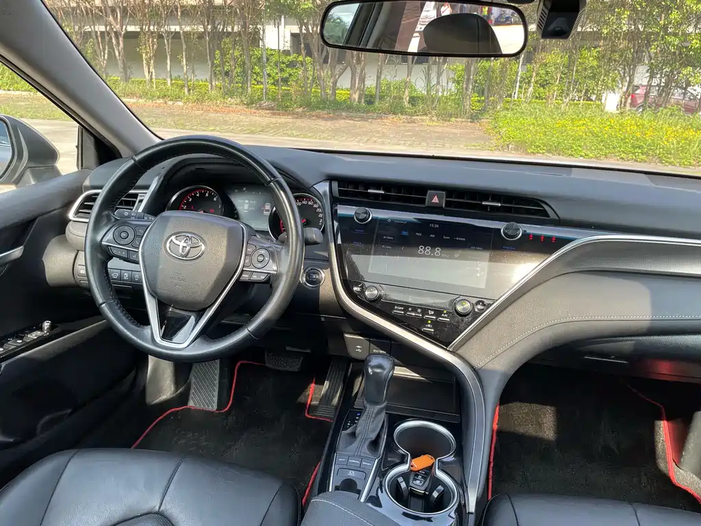 Toyota Camry - фото 11