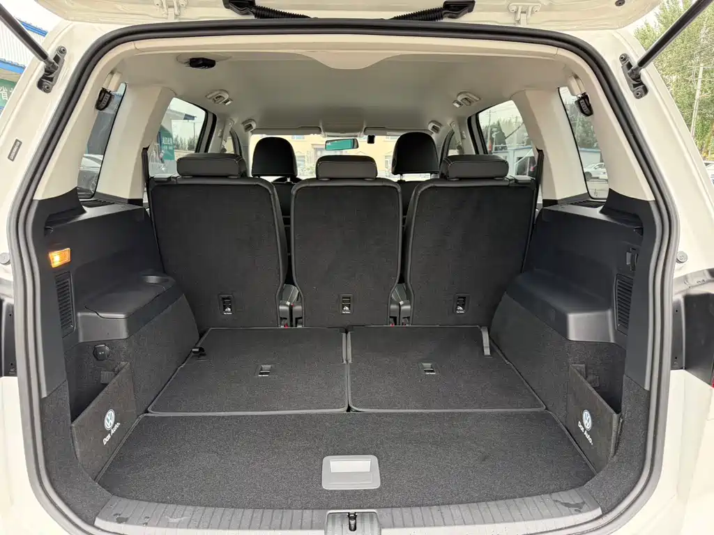 Volkswagen Touran — миниатюра 8