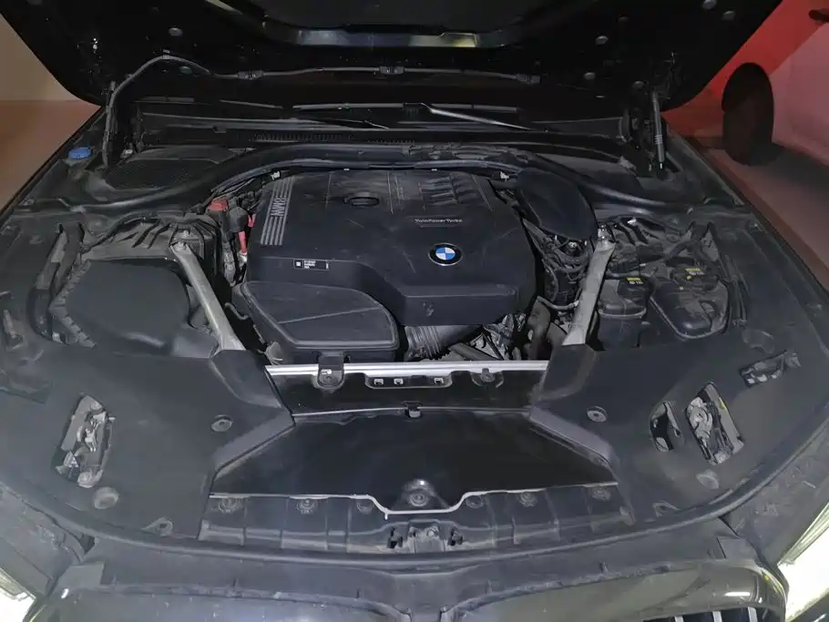 BMW 5 Series — миниатюра 10