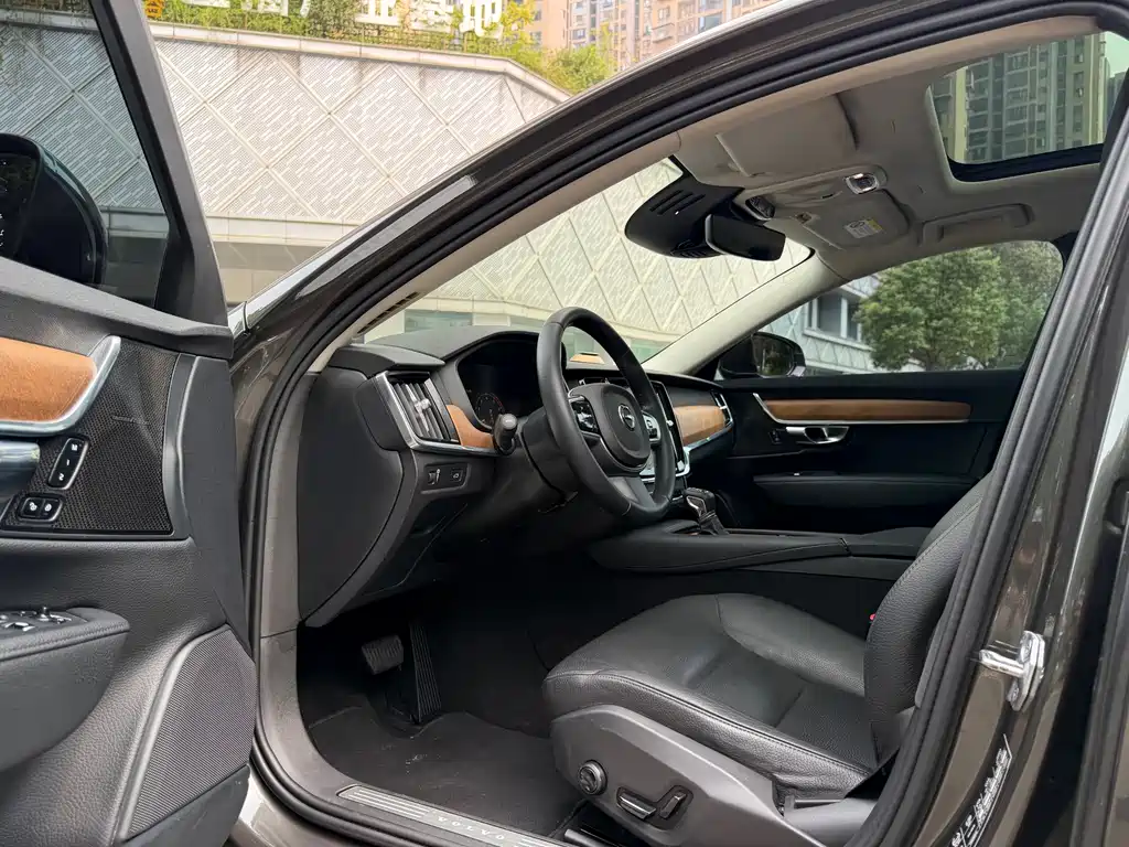 Volvo S90 — миниатюра 9