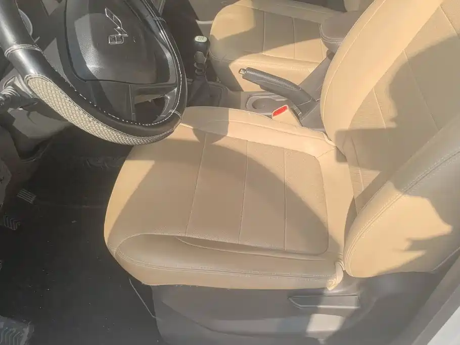 Wuling Hongguang — миниатюра 9
