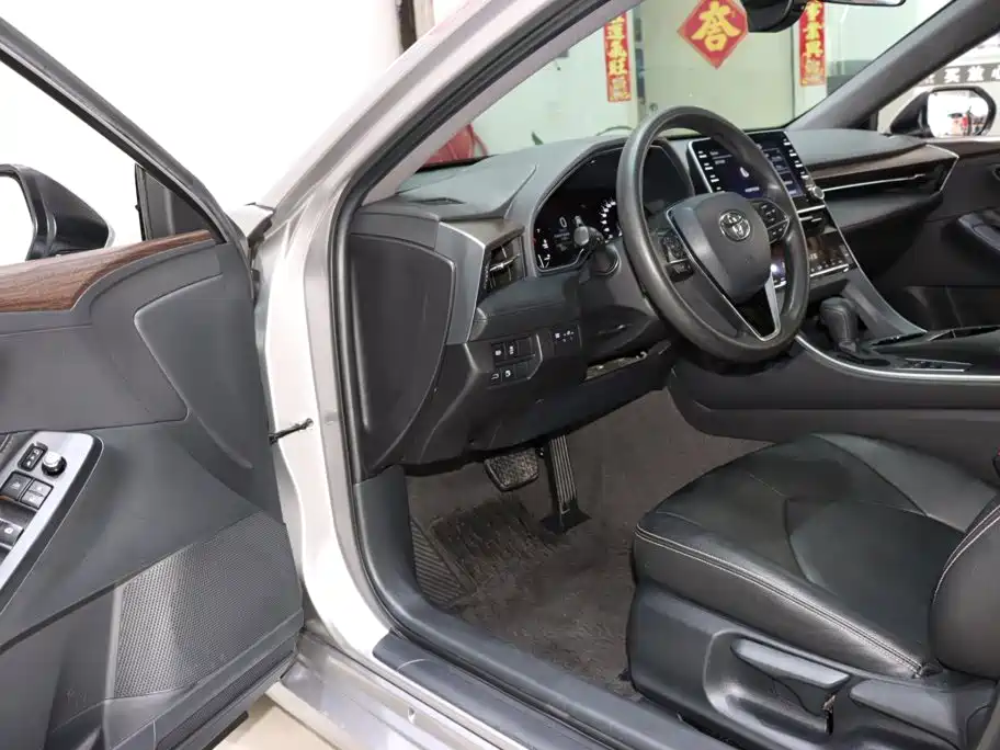 Toyota Avalon — миниатюра 9