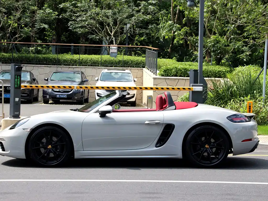 Porsche 718 2022 Boxster 2.0T