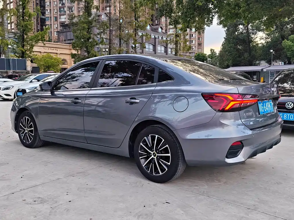 Roewe i5 — миниатюра 12