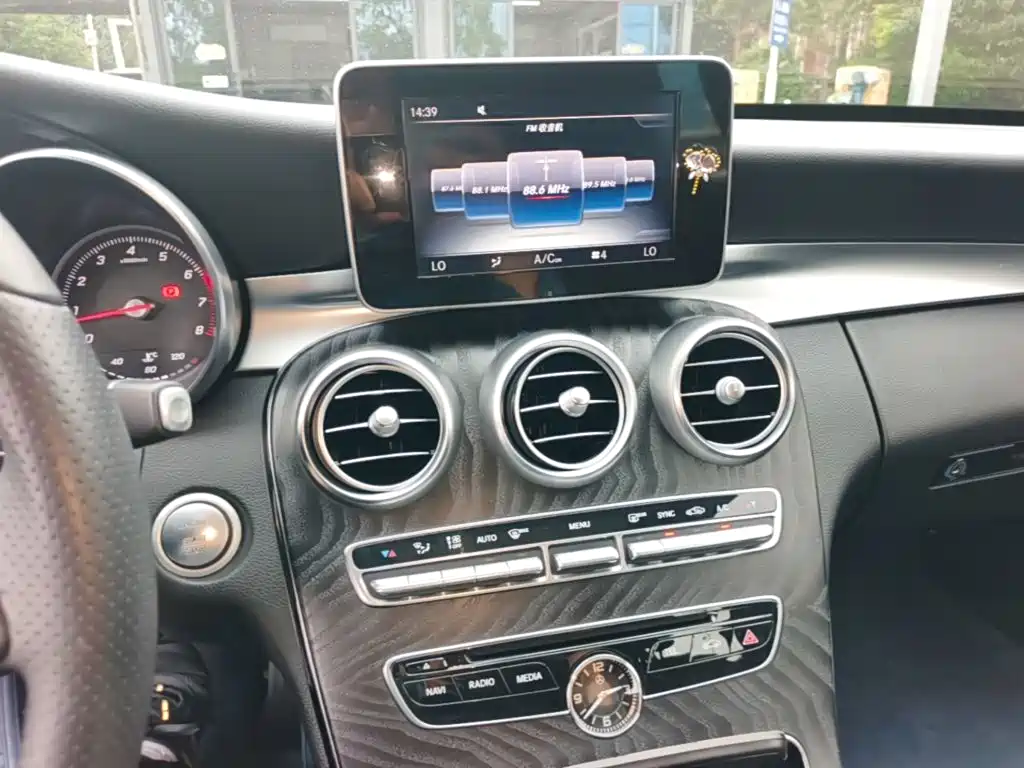 Mercedes-Benz C-Class (Import) — миниатюра 13