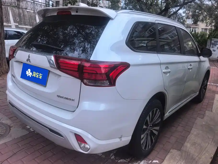 Mitsubishi Outlander — миниатюра 3