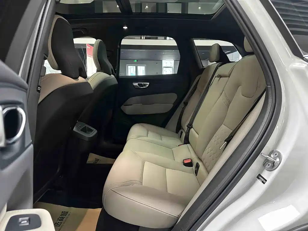 Volvo XC60 — миниатюра 12