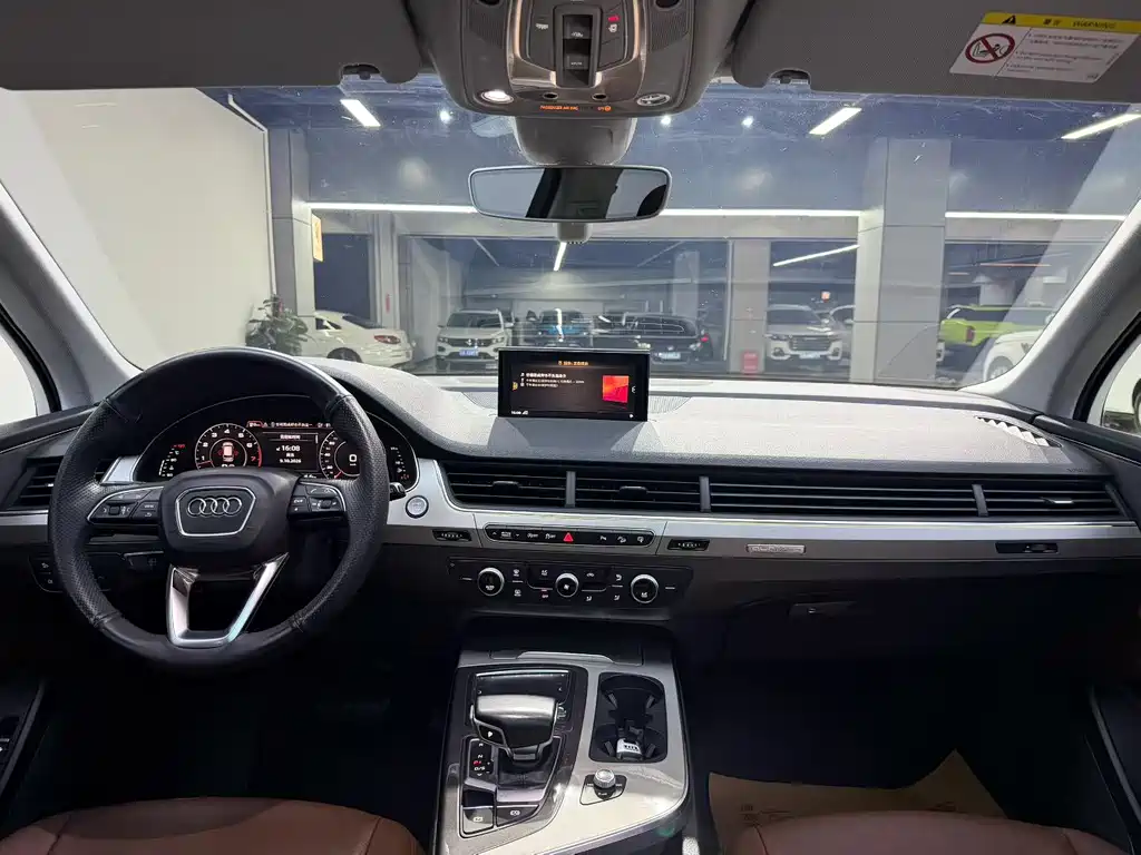 Audi Q7 — миниатюра 6