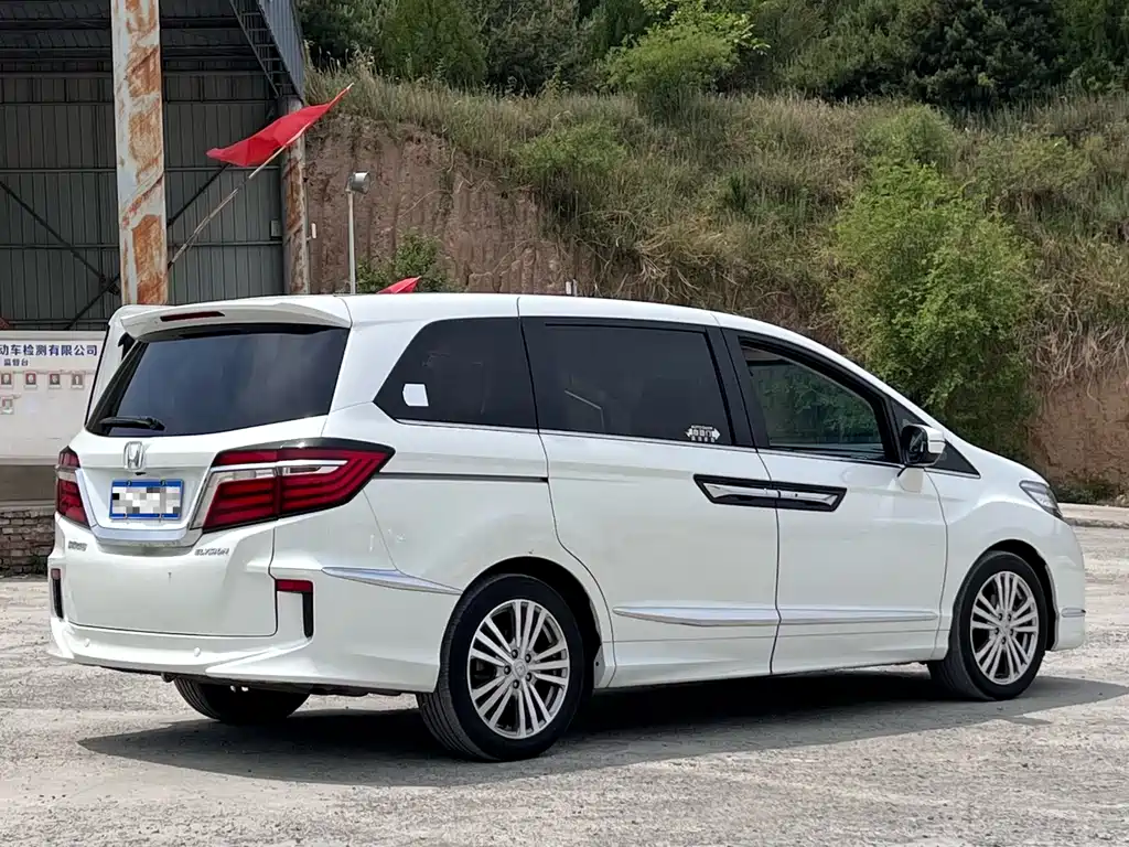 Honda Elysion 2016 2.4L