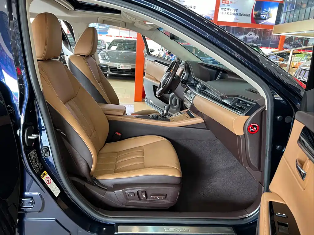 Lexus ES — миниатюра 9