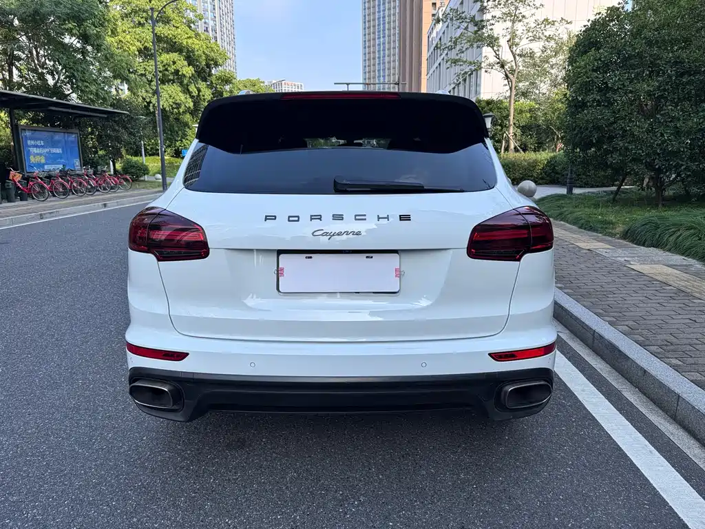 Porsche Cayenne — миниатюра 4