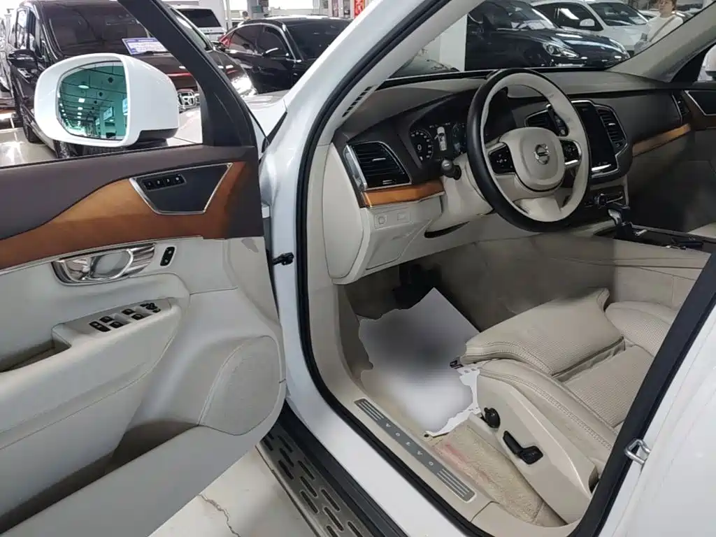 Volvo XC90 — миниатюра 16