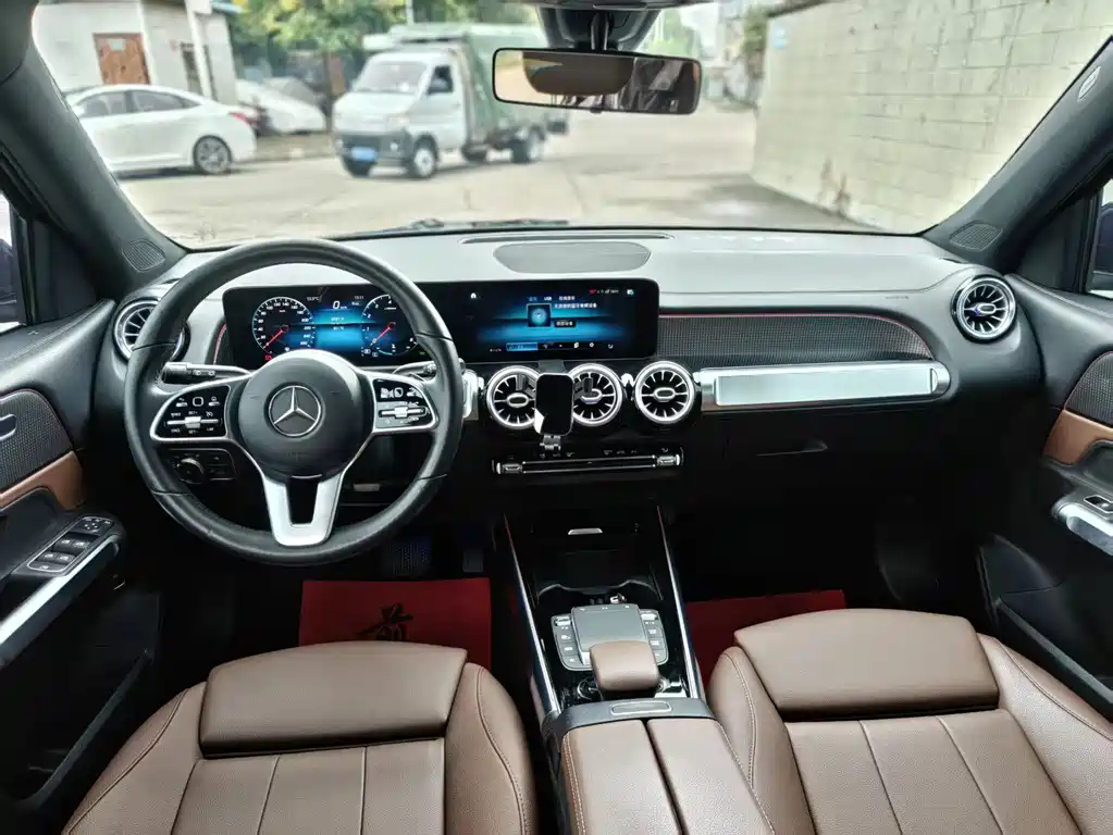 Mercedes-Benz GLB — миниатюра 7