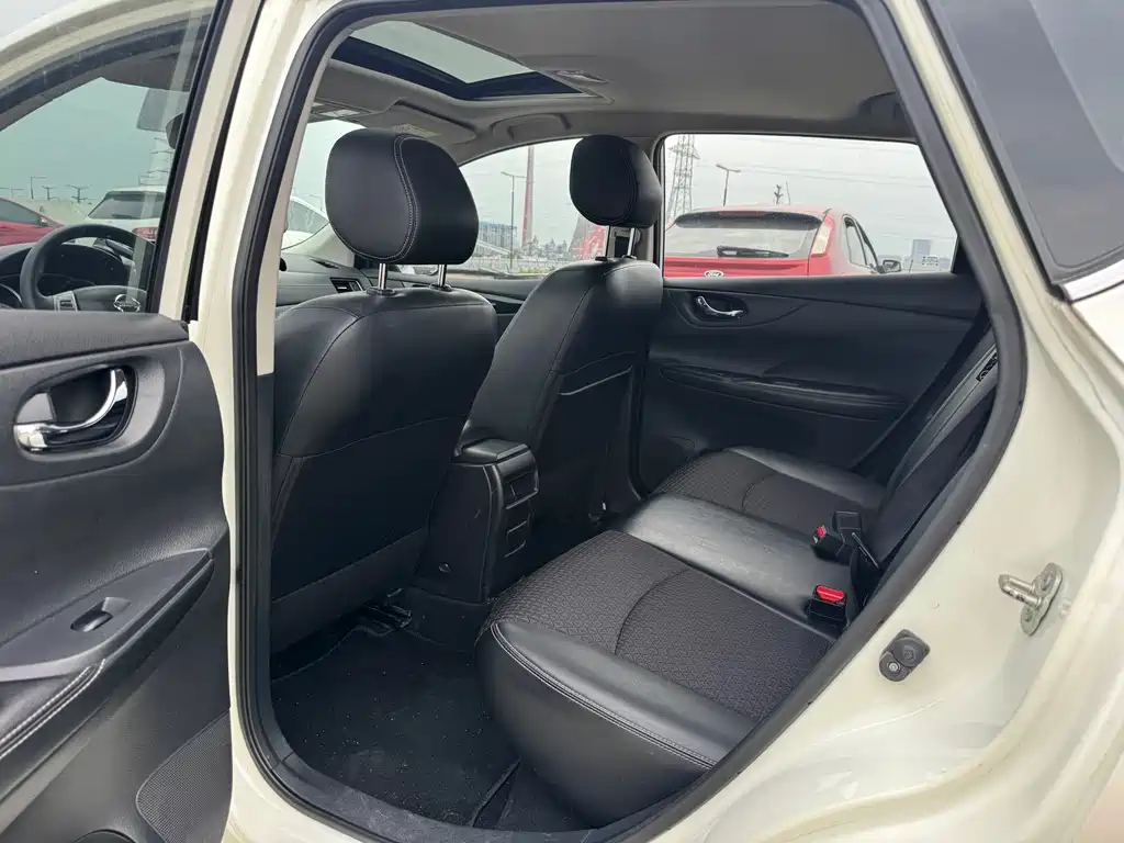 Nissan Tiida — миниатюра 13