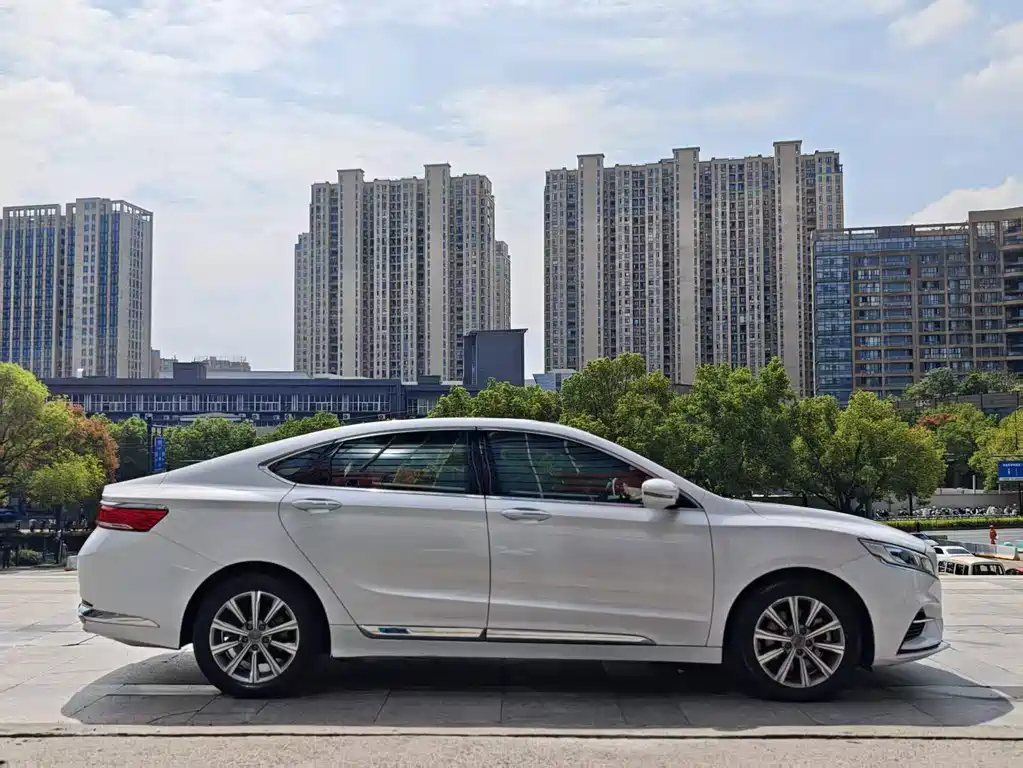 Geely Borui Hybrid — миниатюра 8