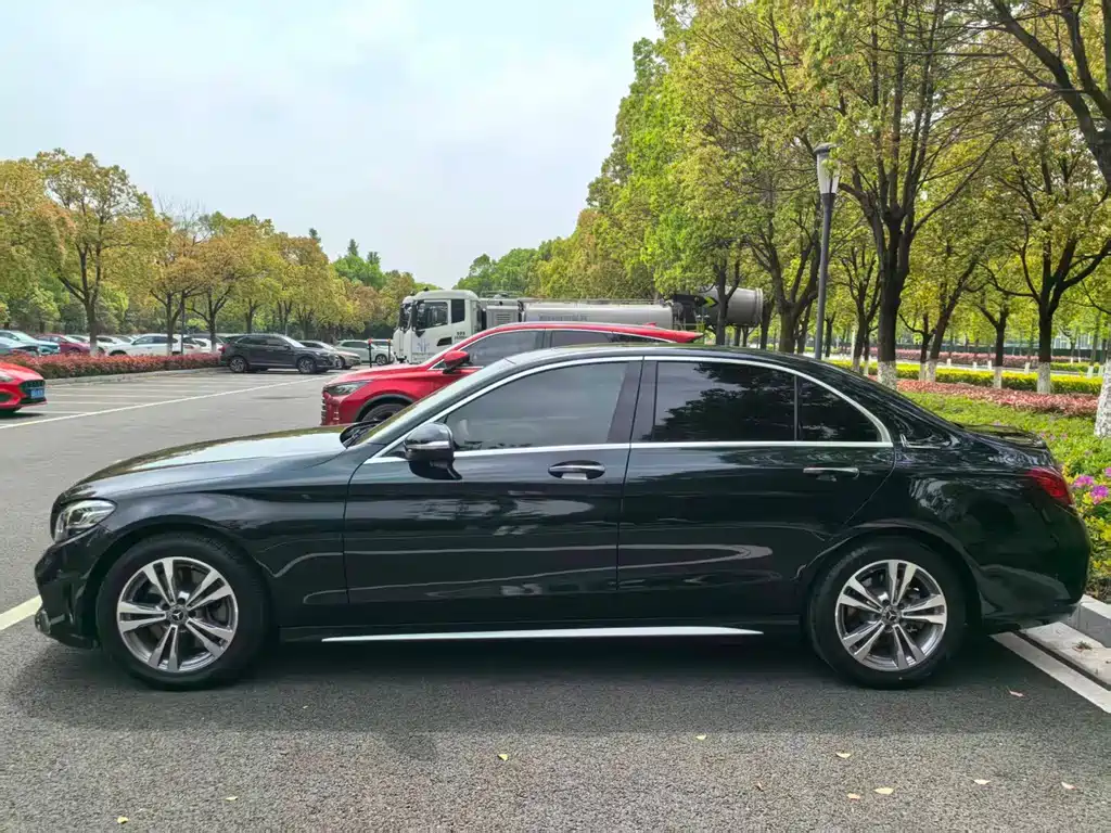 Mercedes-Benz C-Class — миниатюра 14