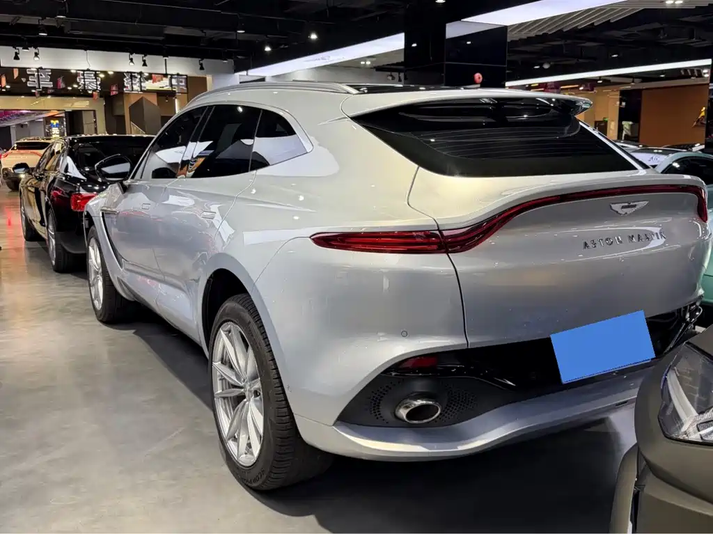 Aston Martin DBX — миниатюра 2