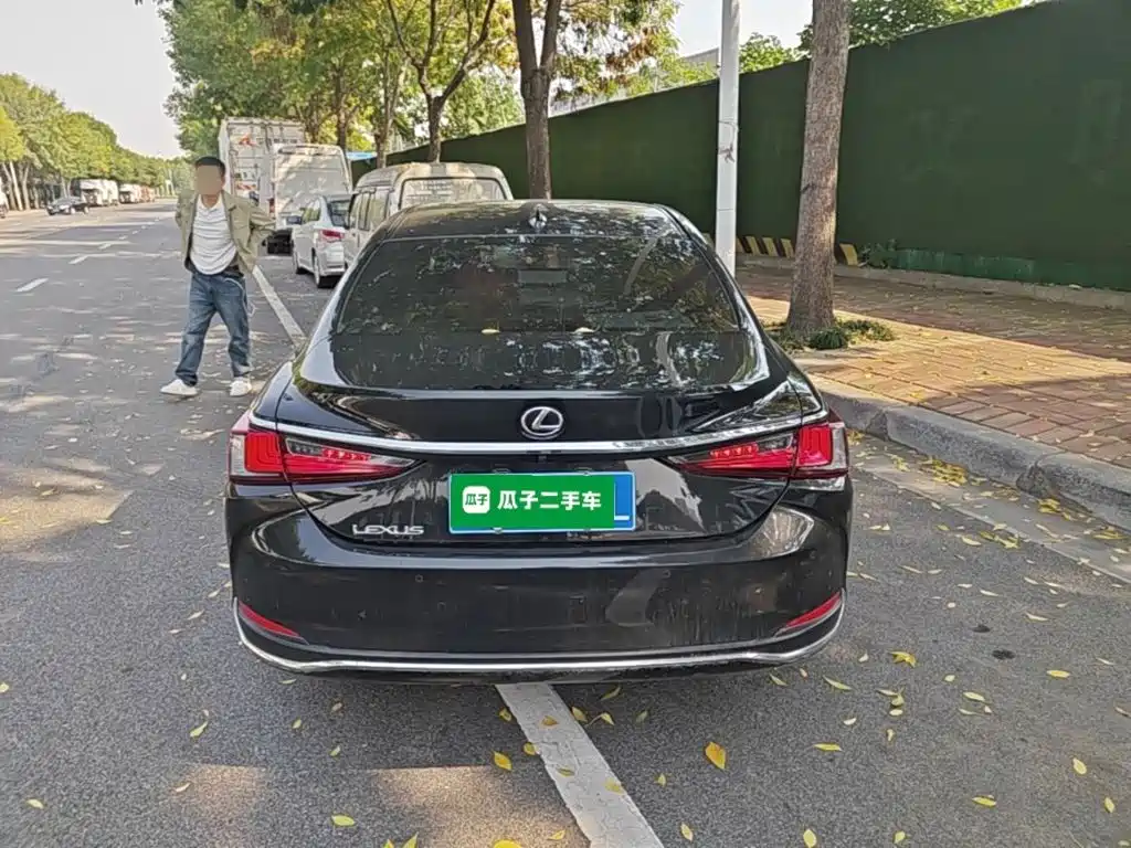 Lexus ES — миниатюра 6