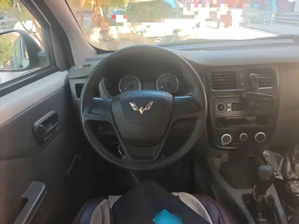 Wuling Rongguang V — миниатюра 6