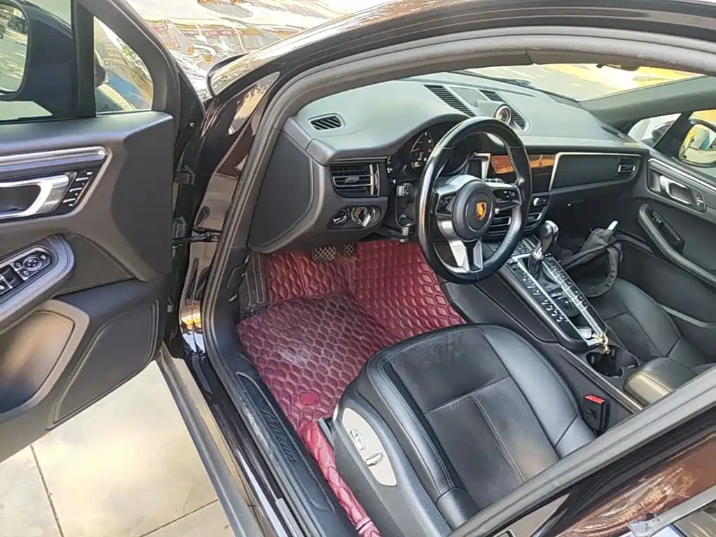 Porsche Macan — миниатюра 16