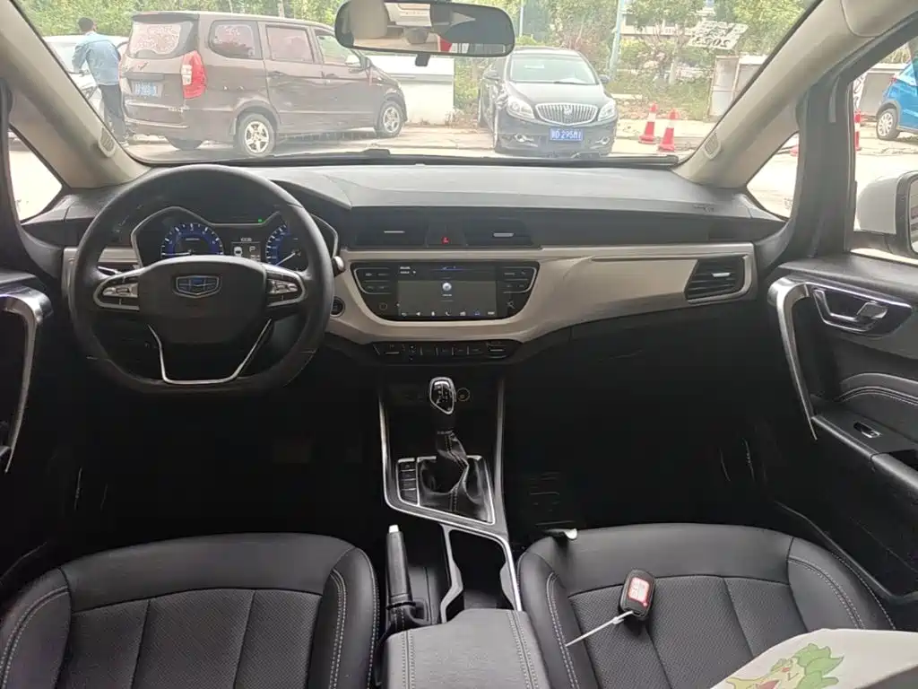 Geely Vision X3 — миниатюра 10