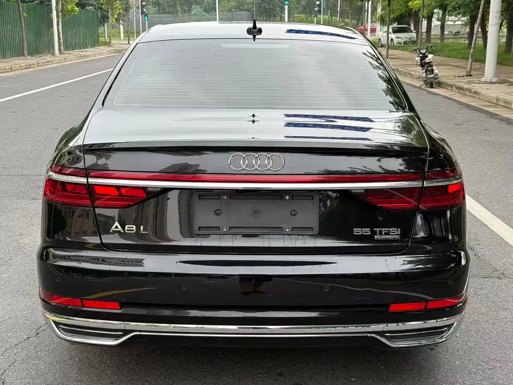 Audi A8 — миниатюра 8