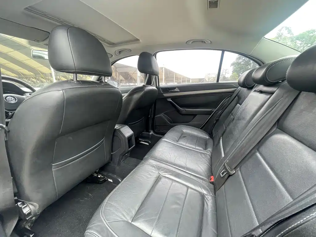 Volkswagen Lavida 2015 1.6L AT Comfort