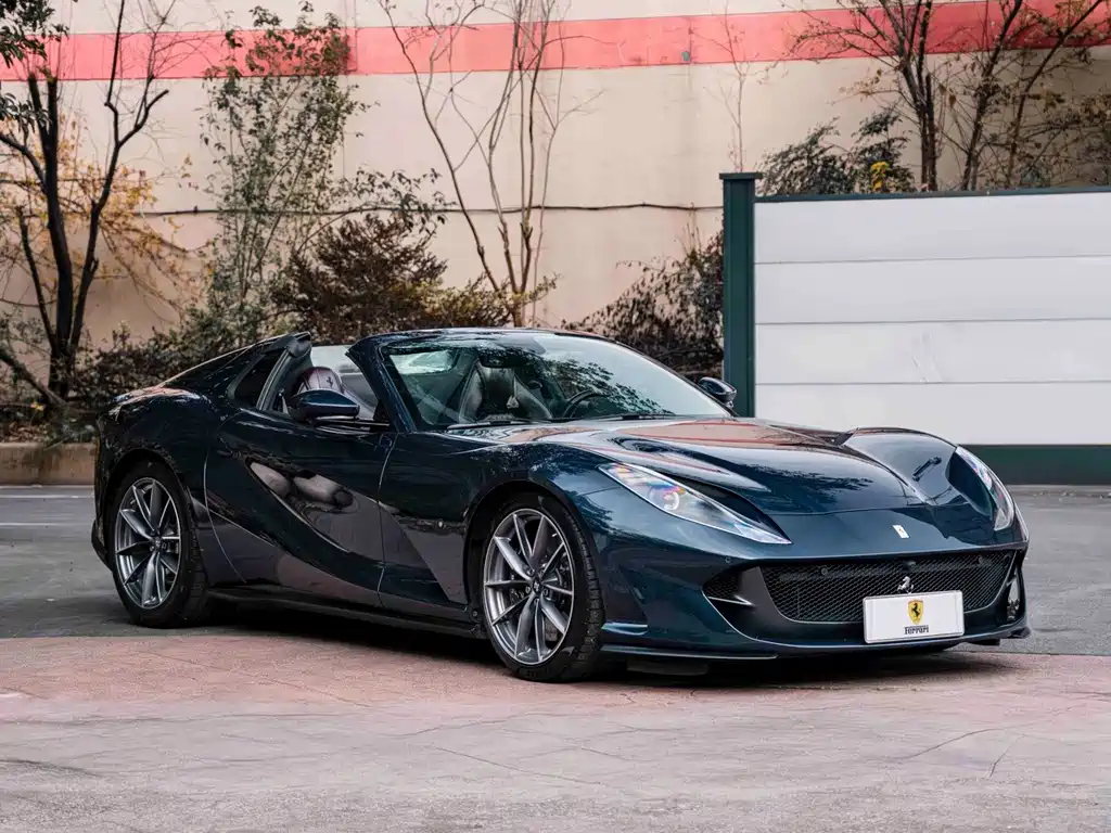 Ferrari 812 — миниатюра 3