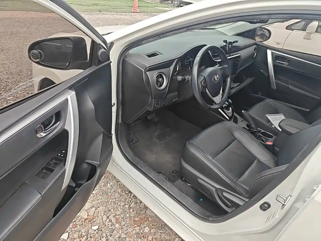 Toyota Corolla Hybrid — миниатюра 16