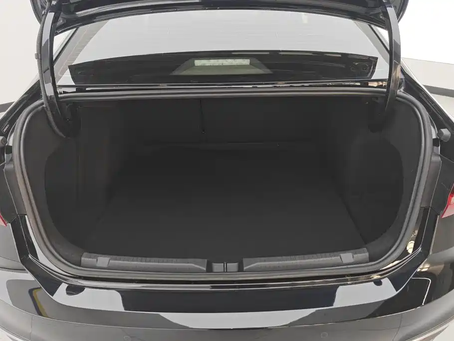 Volkswagen Lavida — миниатюра 4