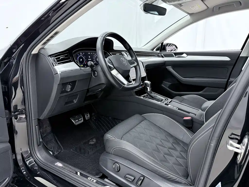 Volkswagen Magotan PHEV — миниатюра 4