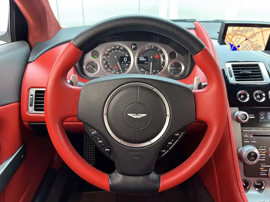 Aston Martin DB9 2013 6.0L Coupe