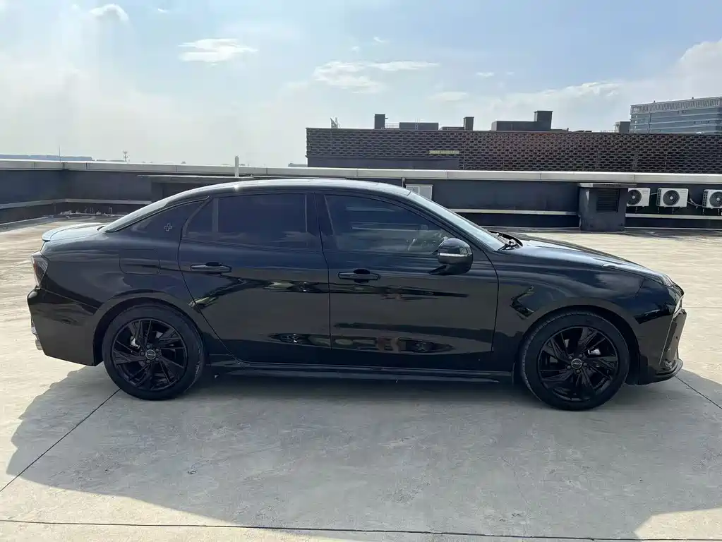 Lynk & Co 03 — миниатюра 4