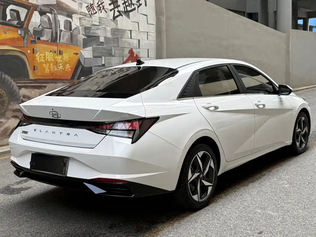 Hyundai Elantra — миниатюра 4