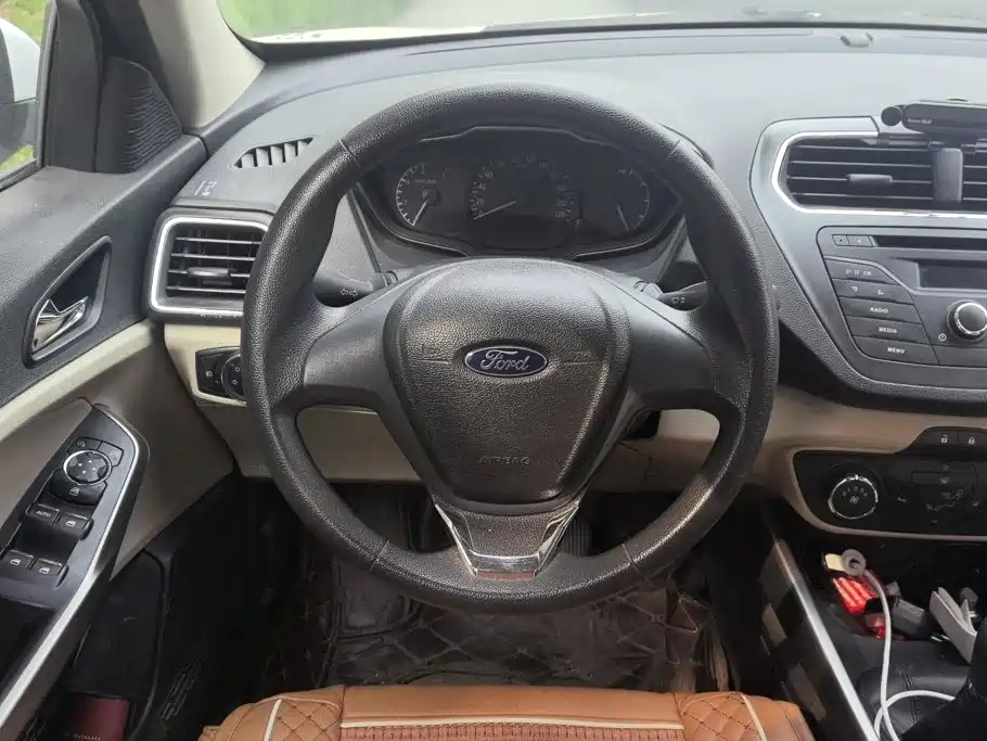 Ford Escort — миниатюра 14