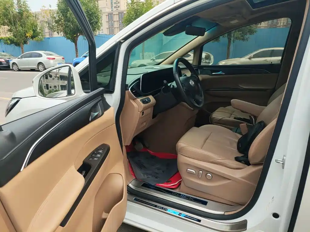 Buick GL8 — миниатюра 16