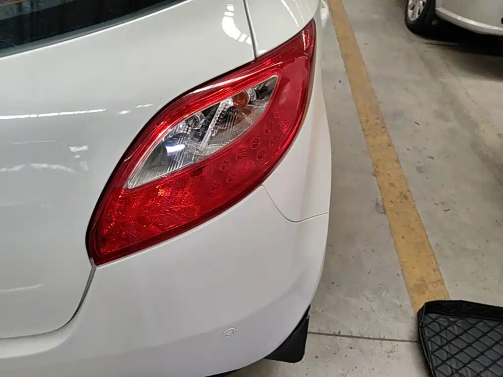Mazda 2 — миниатюра 8