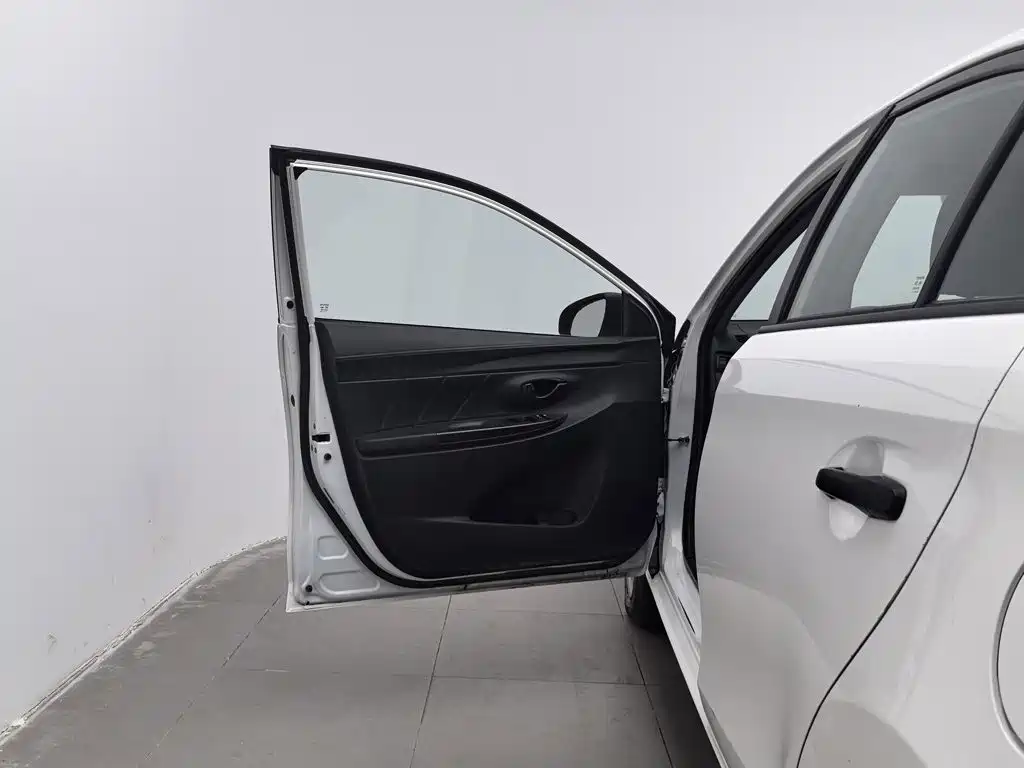 Toyota Vios — миниатюра 8