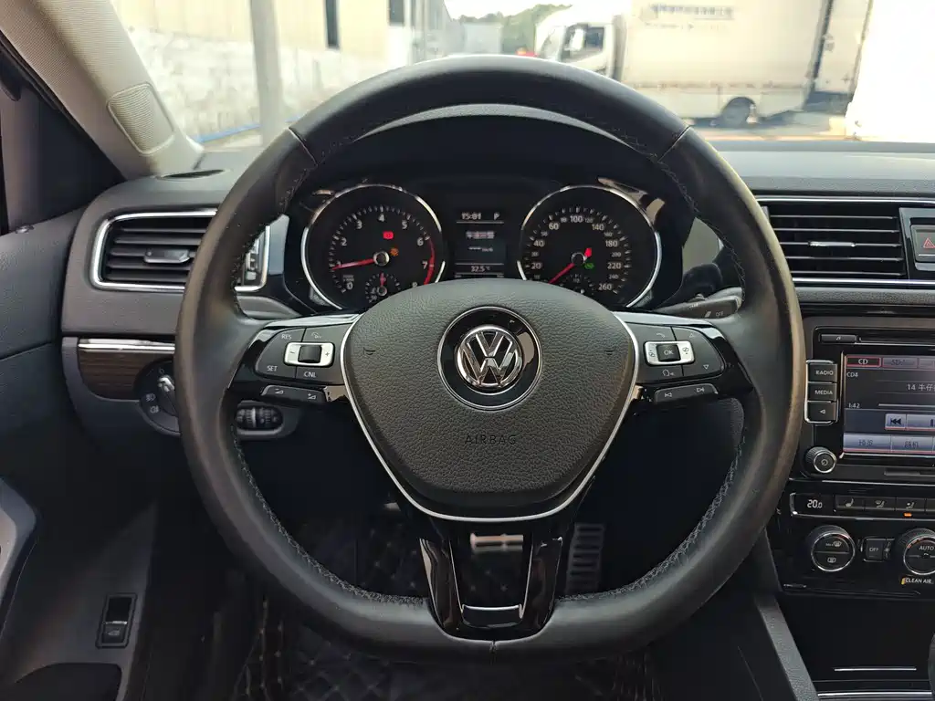 Volkswagen Sagitar — миниатюра 24