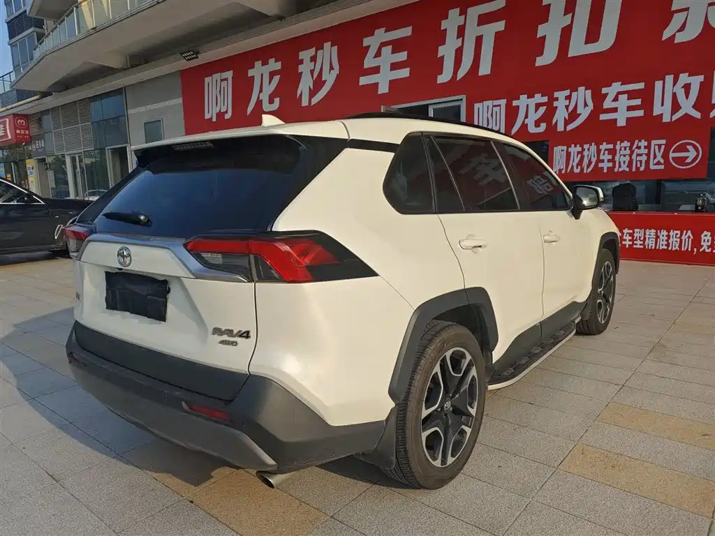 Toyota RAV4 — миниатюра 4